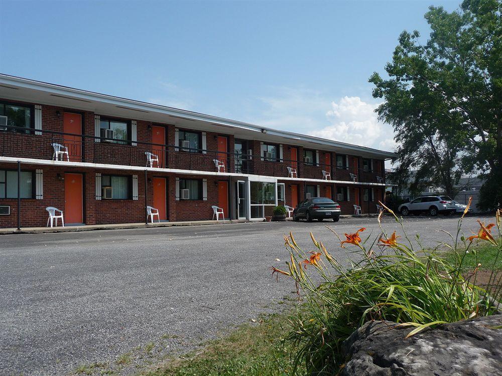 Motel Du Fleuve Brossard Exterior foto