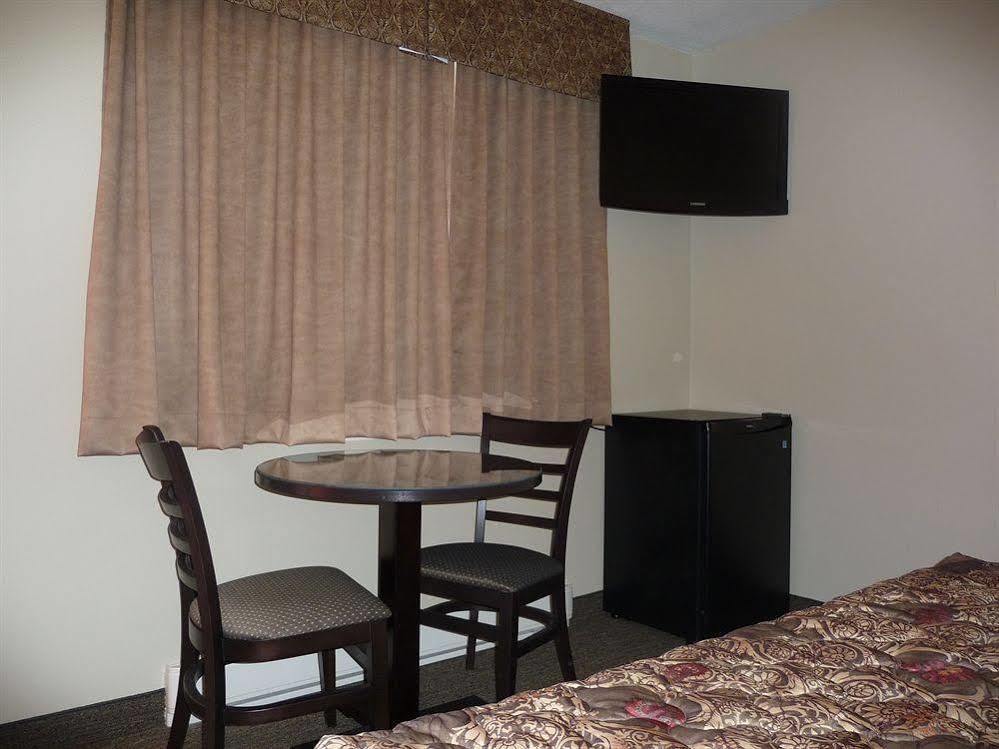 Motel Du Fleuve Brossard Exterior foto
